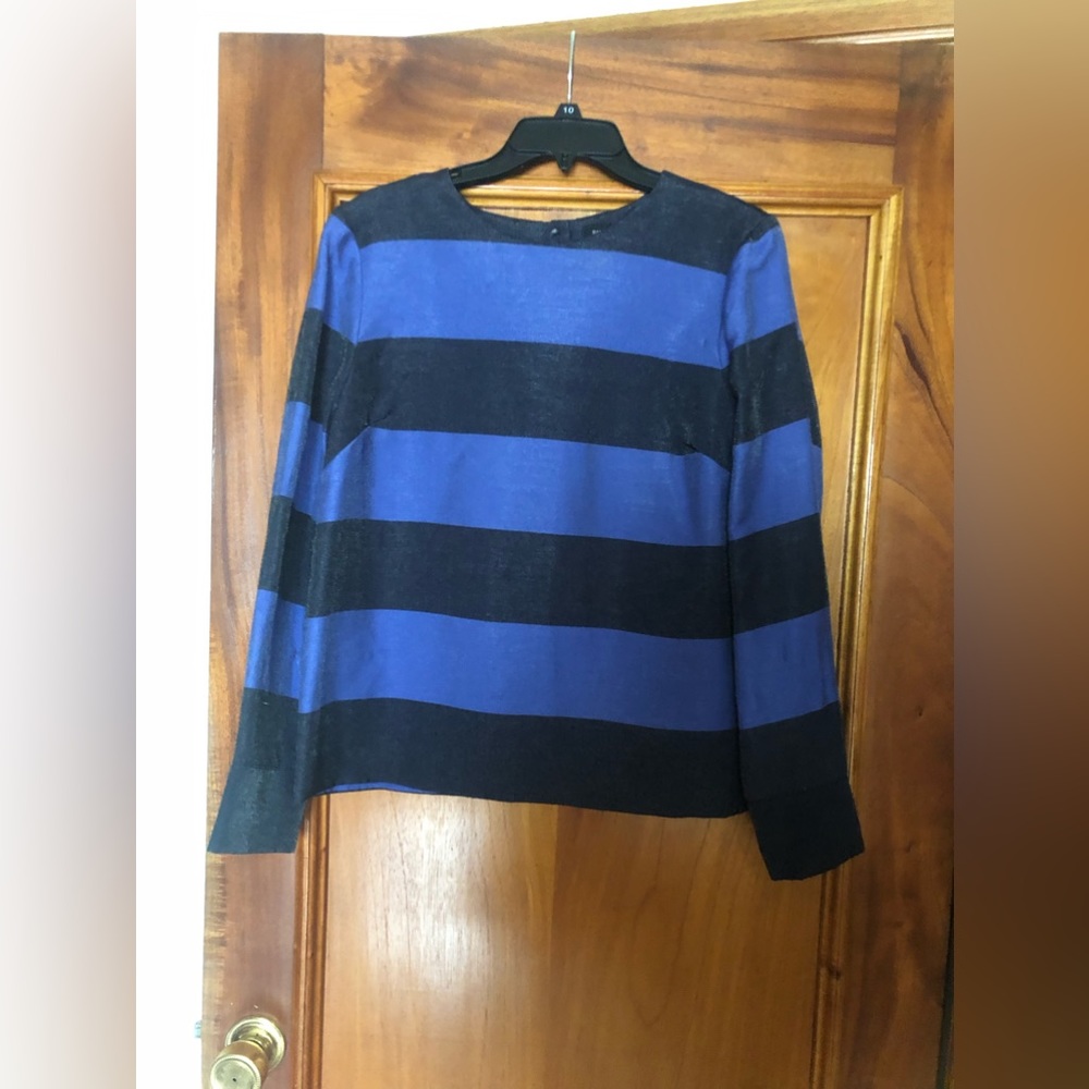 Banana Republic blouse long sleeve blue color Size S lightly used